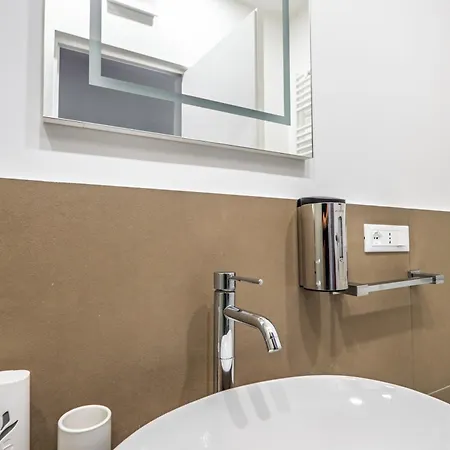 Stylish 1br, 2bath Castel Sant'angelo 6a 公寓 *